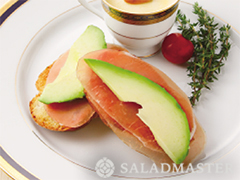 アボカドと生ハムのカナッペ